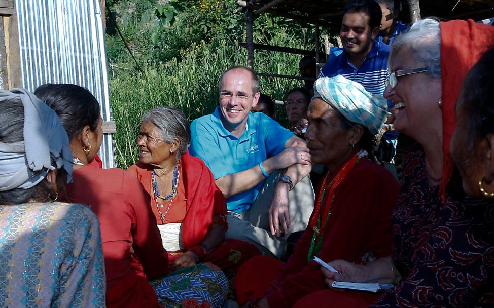 Nepal Erdbeben: Christian Schneider zu Besuch in Bhirkot