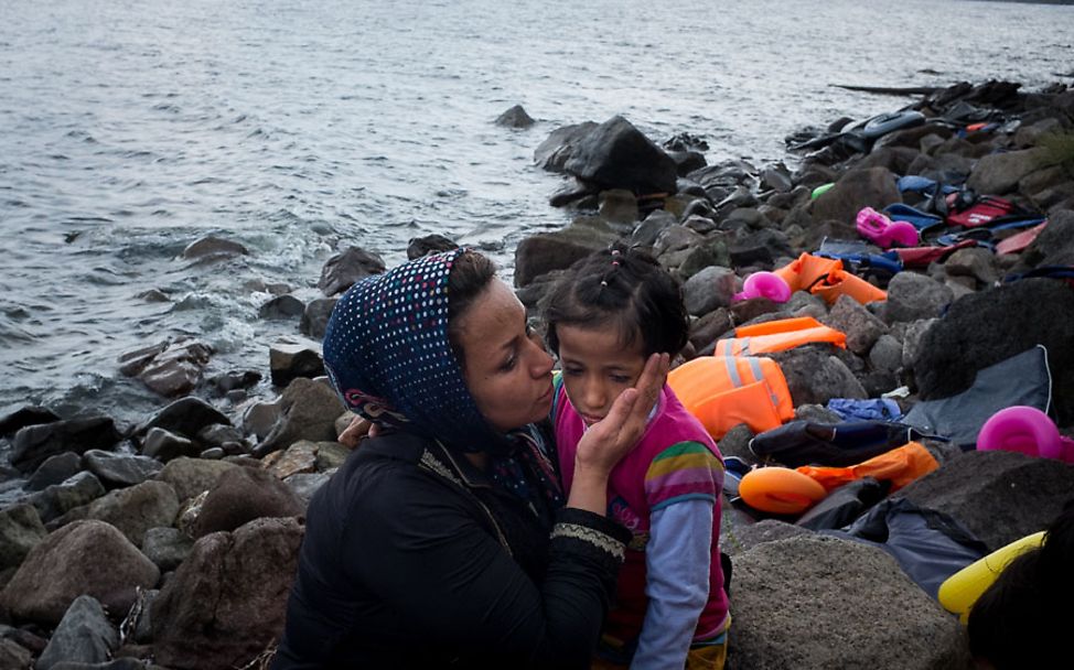 Flüchtlingskinder: Ankunft nach gefährlicher Überfahrt im Mittelmeer