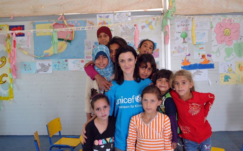 Azraq Camp: UNICEF-Mitarbeiterin Ninja Charbonneau trifft Kinder vor Ort.