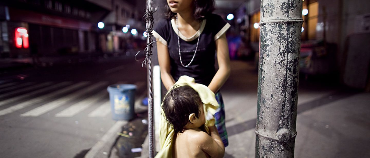 Bürgersteig als Zuhause: Marie ist ein Straßenkind aus Manila 